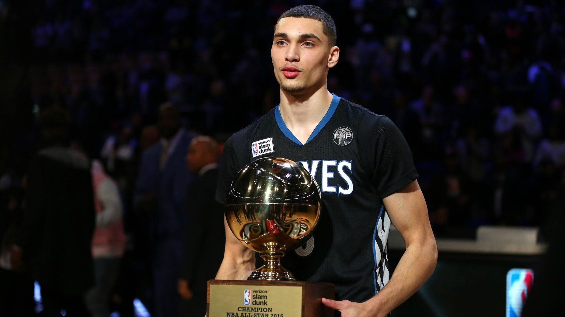 “青春竞技”青少年篮球表演赛在南京激烈角逐冠军，2020年青少年篮球比赛