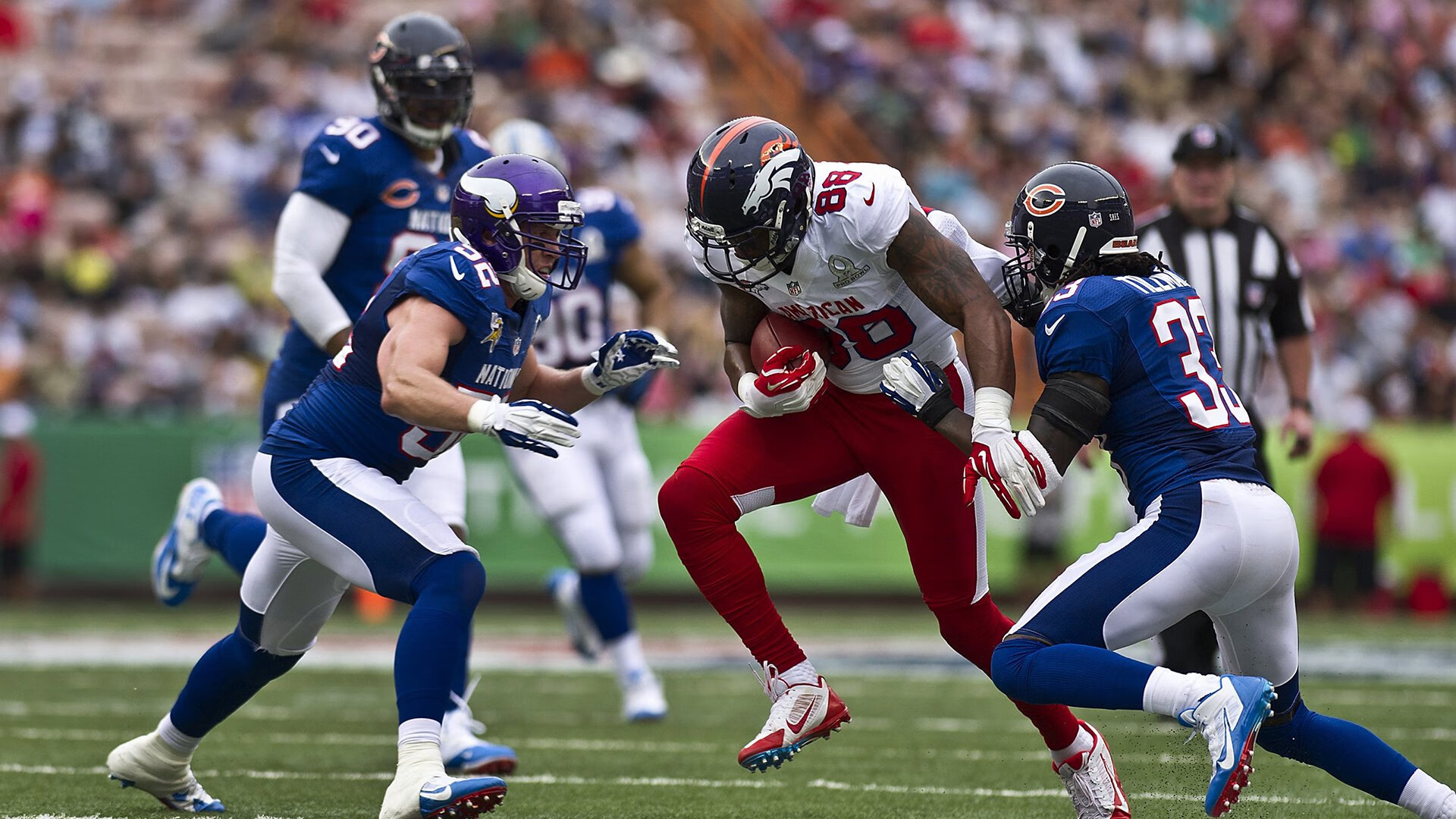 全国多地推行“足球场地自行冠名”，推动足球场馆社会化运营，足球比赛场馆