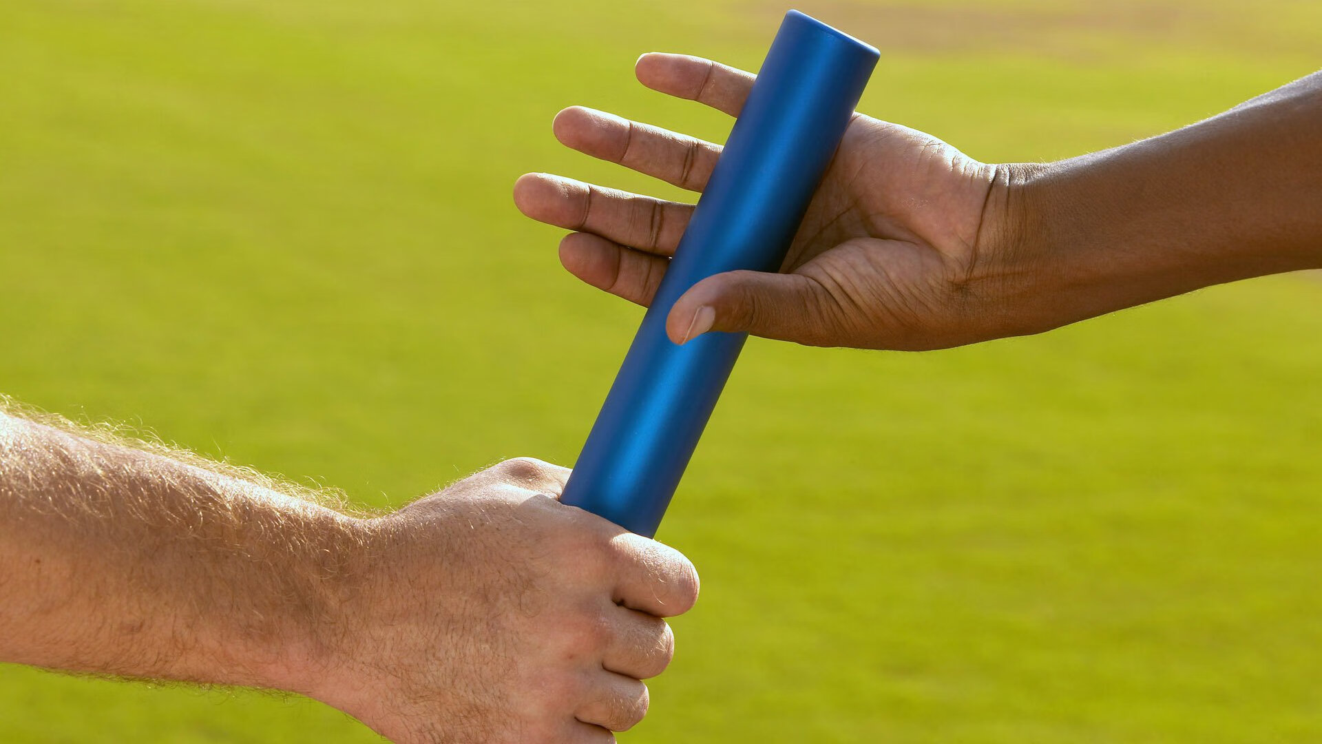 终场“绝杀英雄”点燃比赛的巅峰瞬间